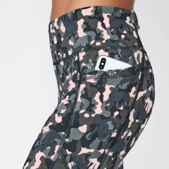 Sweaty Betty Zero Gravity Workout Legging in Green Elephant Camo Print - Picture 5 of 12